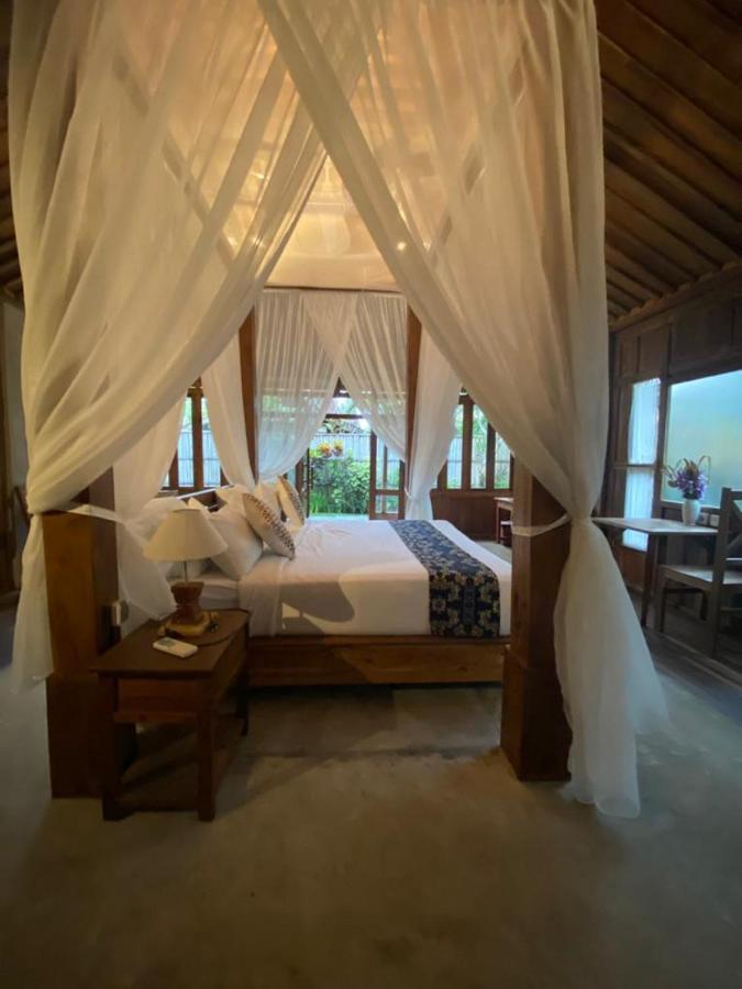 Sarini Villa *